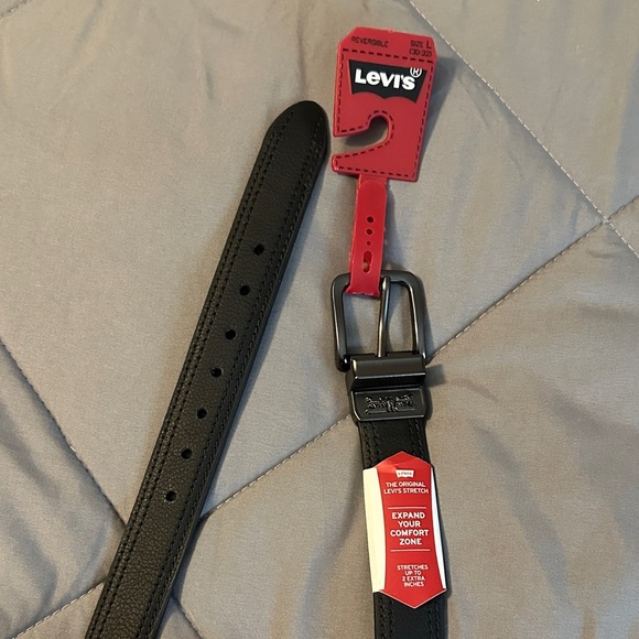 Levi's Black Belt  (L) - Picture 2 of 4